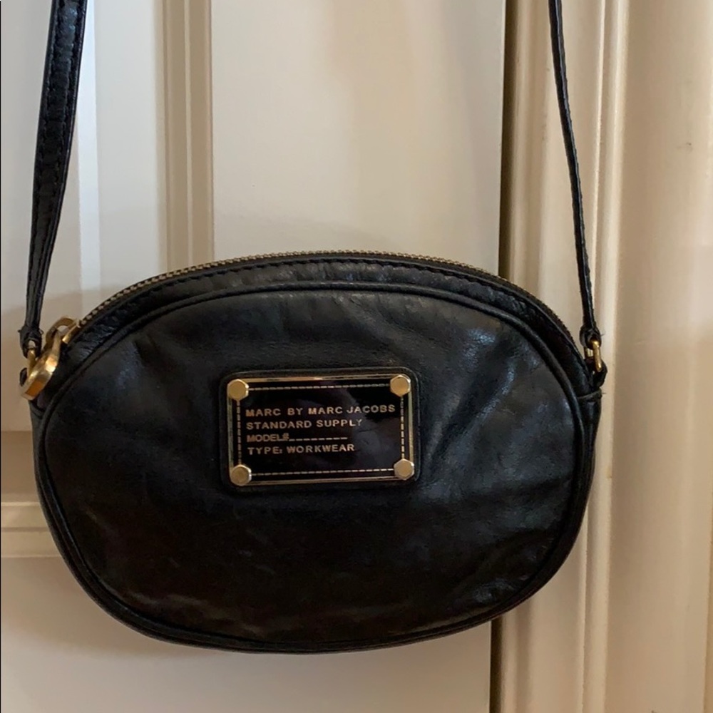 Marc Jacobs circle leather crossbody